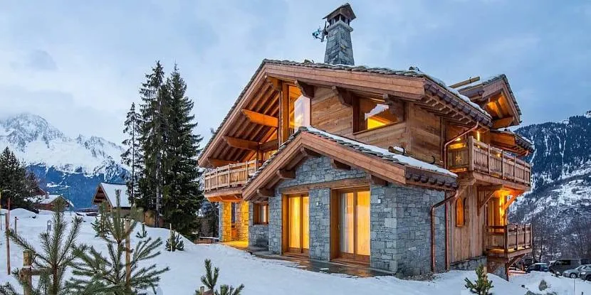 Теплий та затишний альпійський будинок-шале