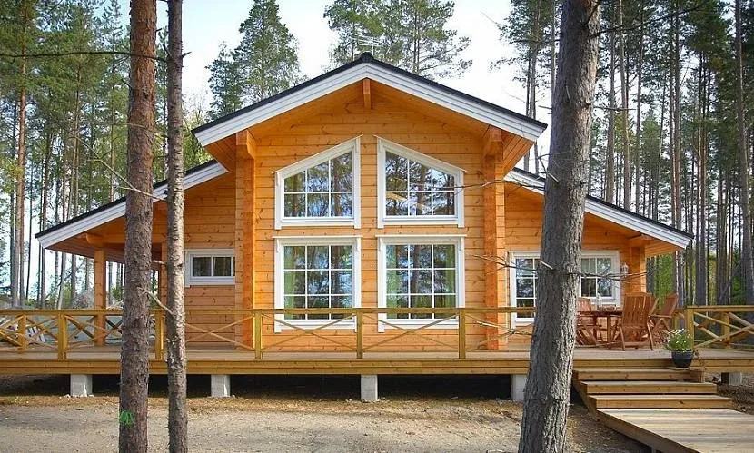 Dom zbudowany w technologii podwójnego drewna