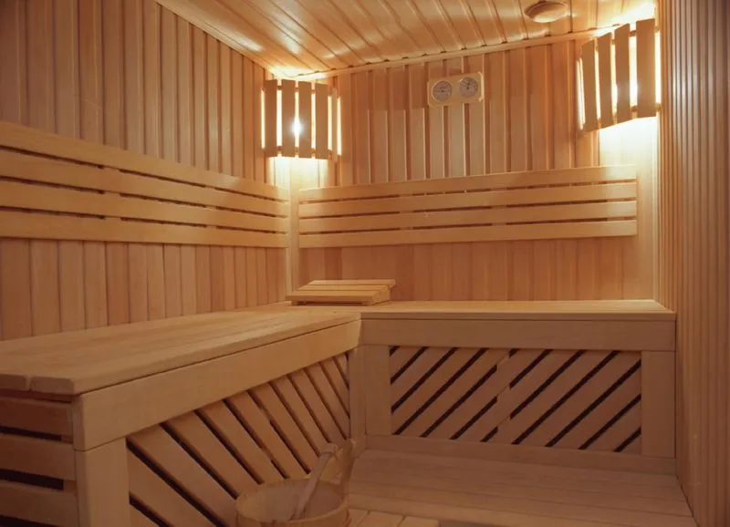 Wnętrze wanny ramowej wykonane jest z drewna osikowego.