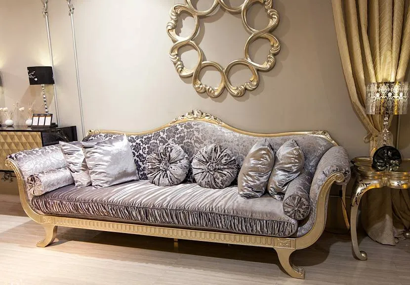 Elegancka sofa we wnętrzu salonu w stylu art deco