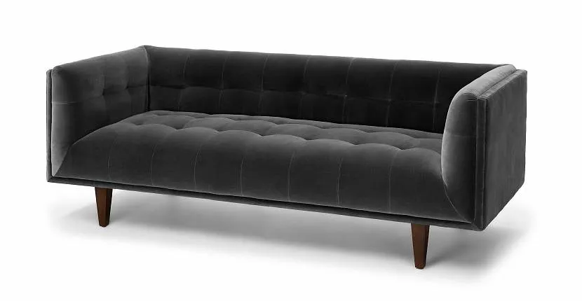 Uniwersalna sofa Tuxedo do małego pokoju