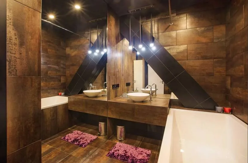 Імітація дерев'яних поверхонь у ванній
