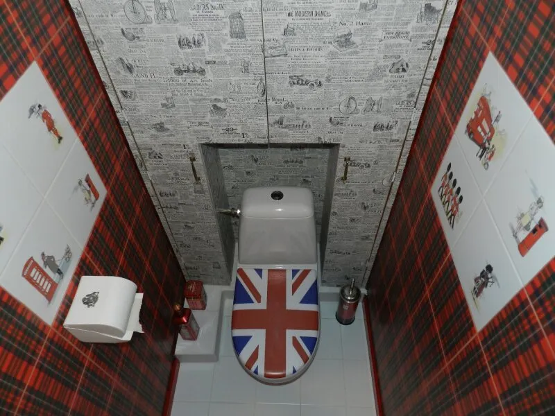 Англійська тематика у туалетній кімнаті