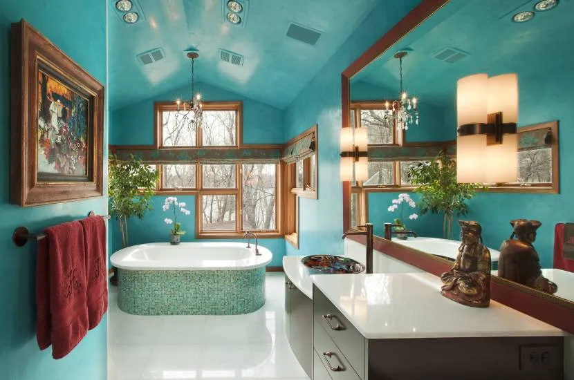 Ванна кімната з оздобленням у кольорі морської хвилі