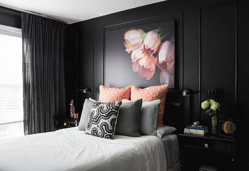 Piękne wnętrze sypialni w pastelowych i czarnych kolorach