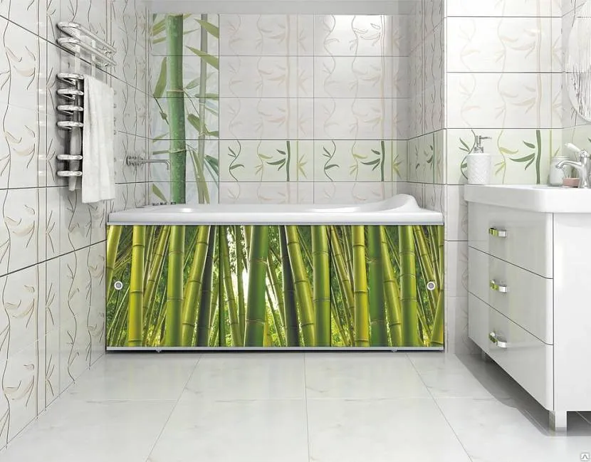 Скляний екран під ванну та кахельну плитку з малюнком зеленого бамбука.