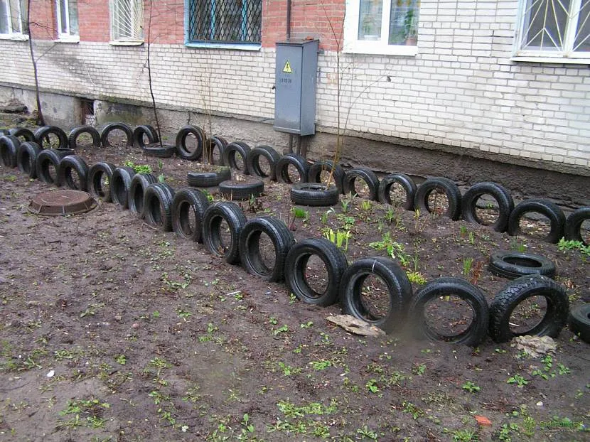 Бордюри з відпрацьованих шин