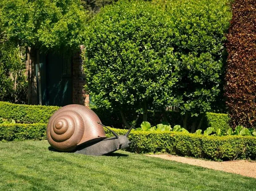 Садова скульптура – великий равлик