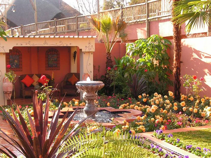 Ogród mauretański (w stylu marokańskim) z fontanną