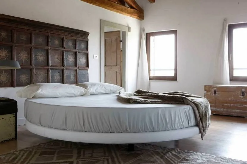 Лаконічний дизайн спальні