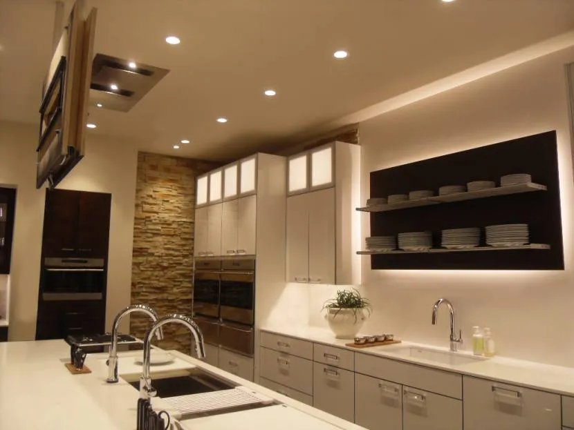 Dekor ścienny LED w kuchni